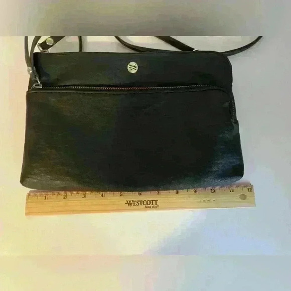 Traventi Leather double slip black crossbody hand‎ bag - Picture 9 of 10